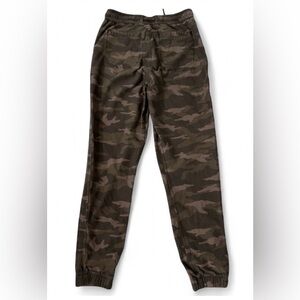 Athleta Women’s Green Camo Farallon Jogger Size 0